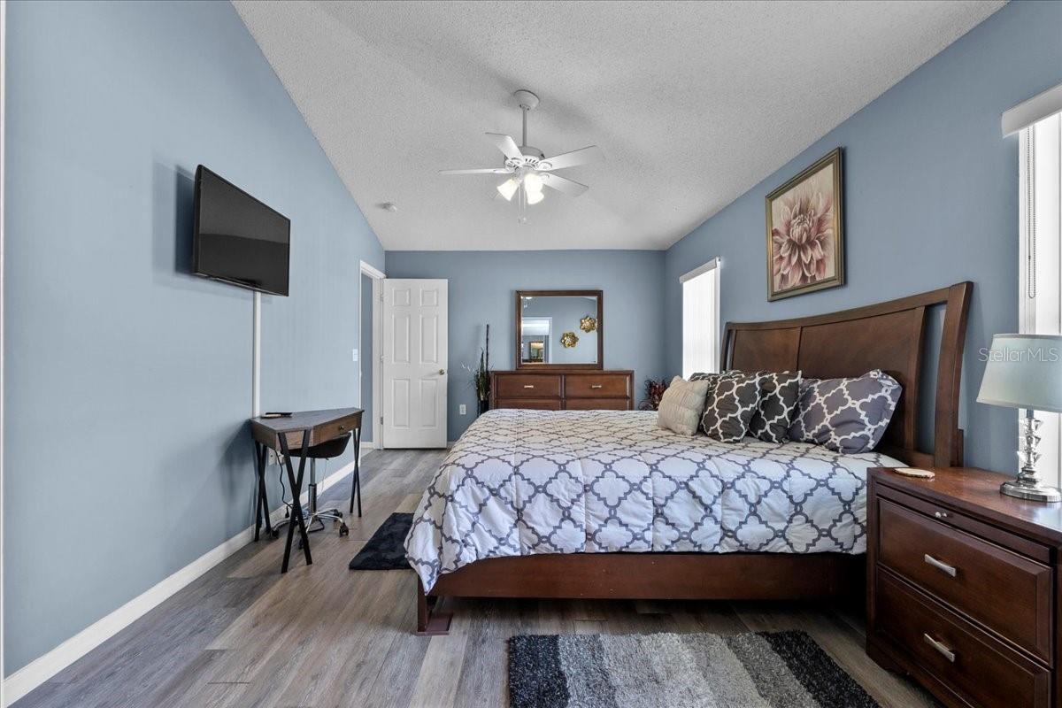 Image 15 of 41 For 419 Wellesly Drive