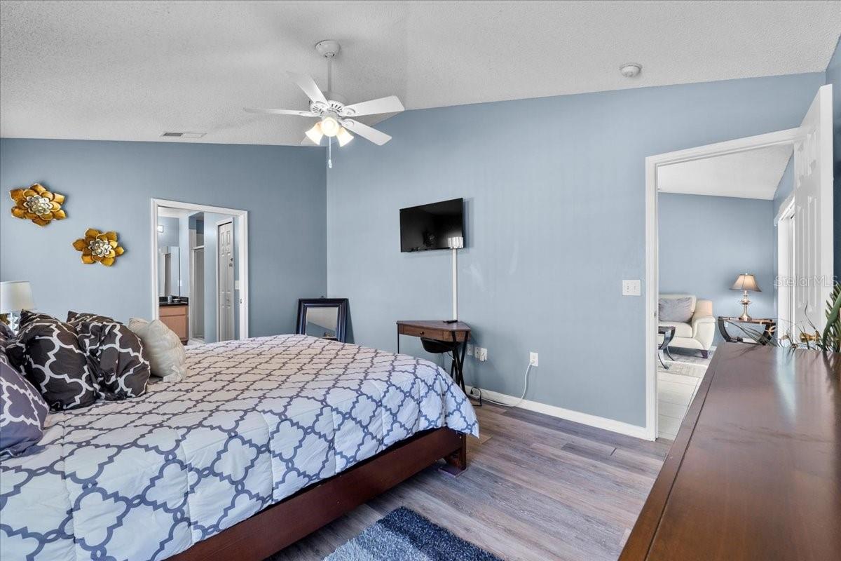 Image 16 of 41 For 419 Wellesly Drive