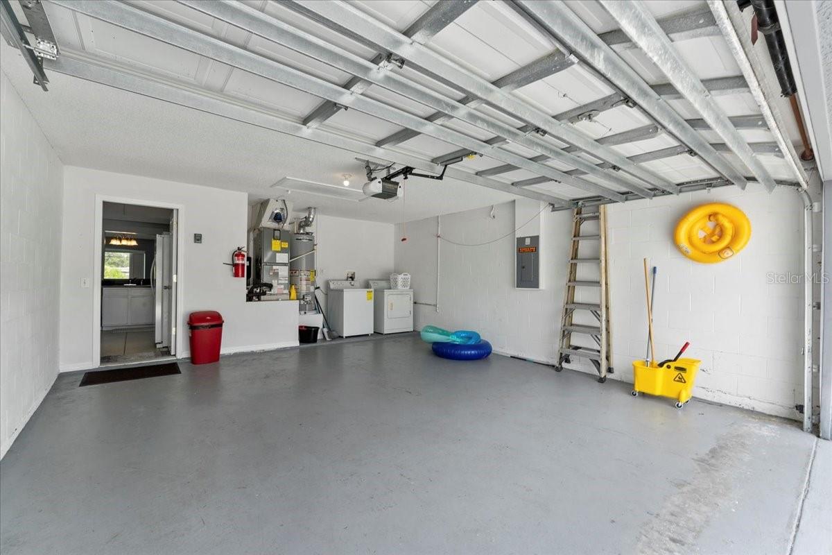 Image 29 of 41 For 419 Wellesly Drive