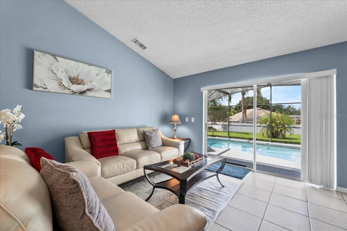 Image 6 of 41 For 419 Wellesly Drive