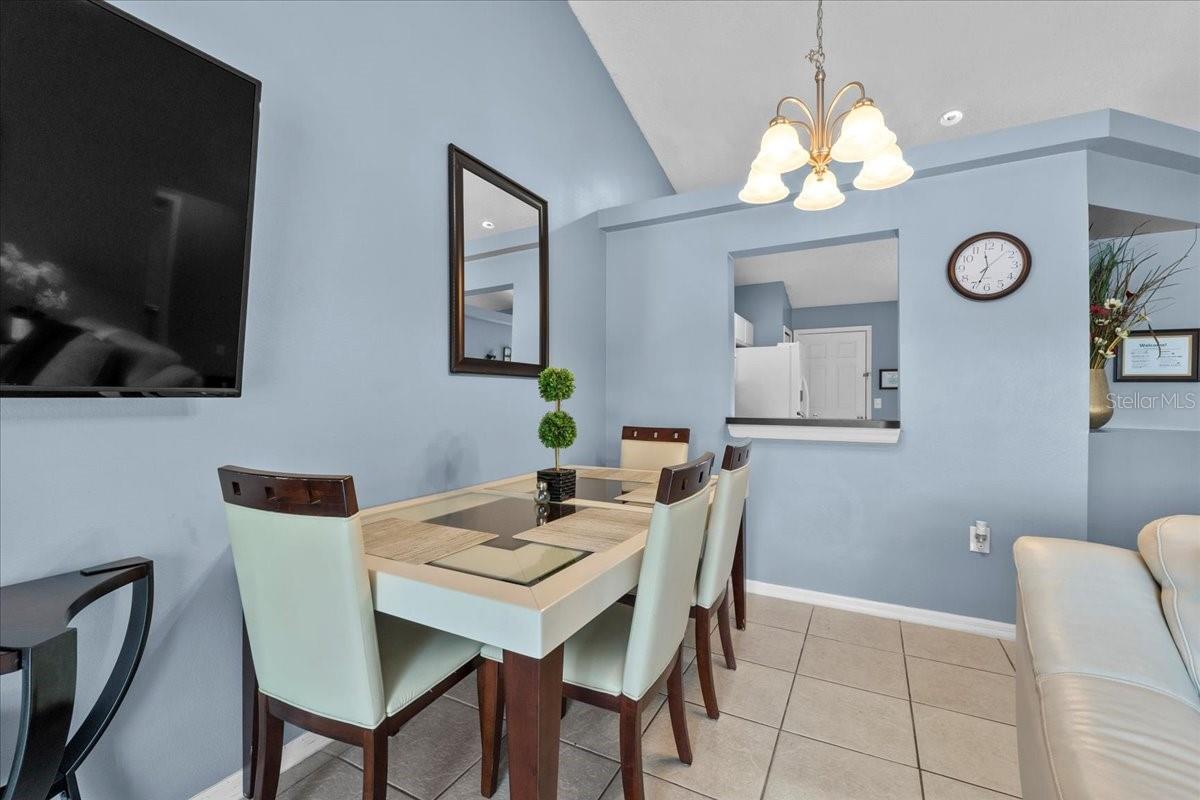 Image 9 of 41 For 419 Wellesly Drive