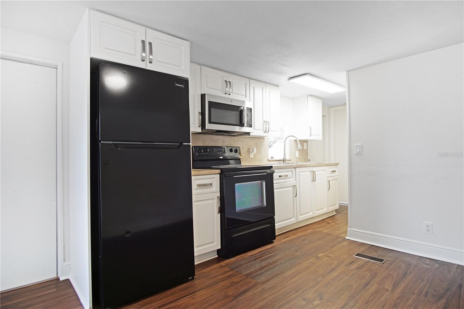 Image 5 of 18 For 26 Forest Drive 30b