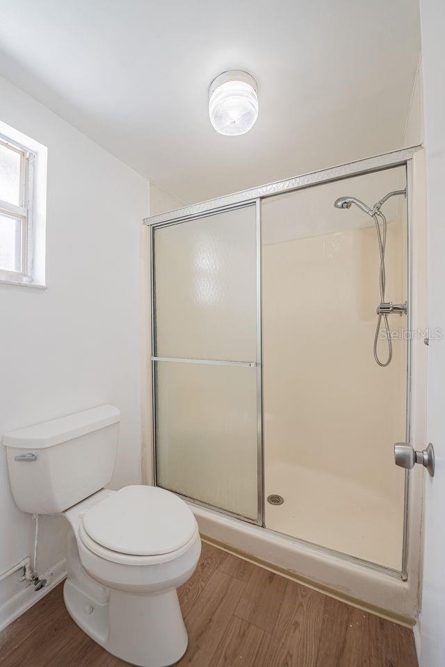 Image 21 of 27 For 455 Manor Drive