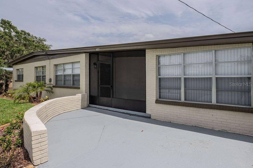 Image 4 of 27 For 455 Manor Drive