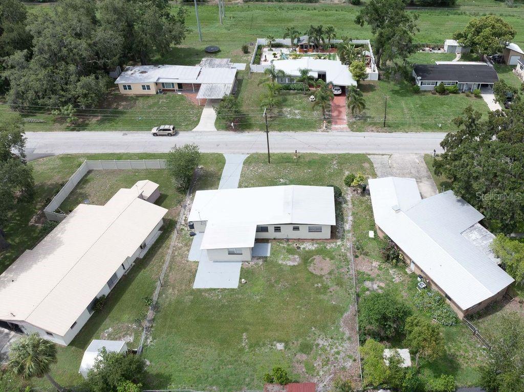 Image 7 of 27 For 455 Manor Drive