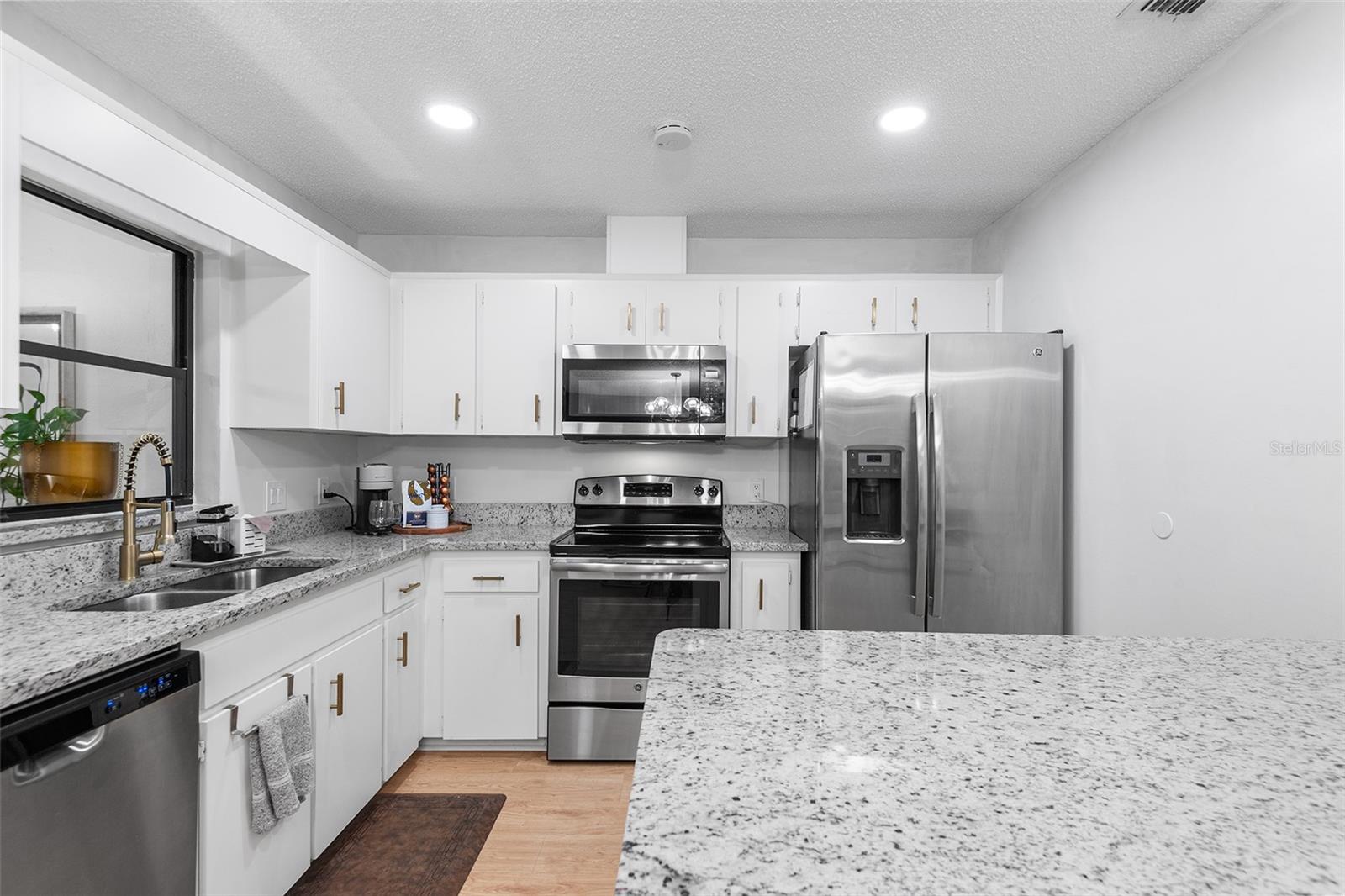 Image 8 of 38 For 4125 Sunny View Drive