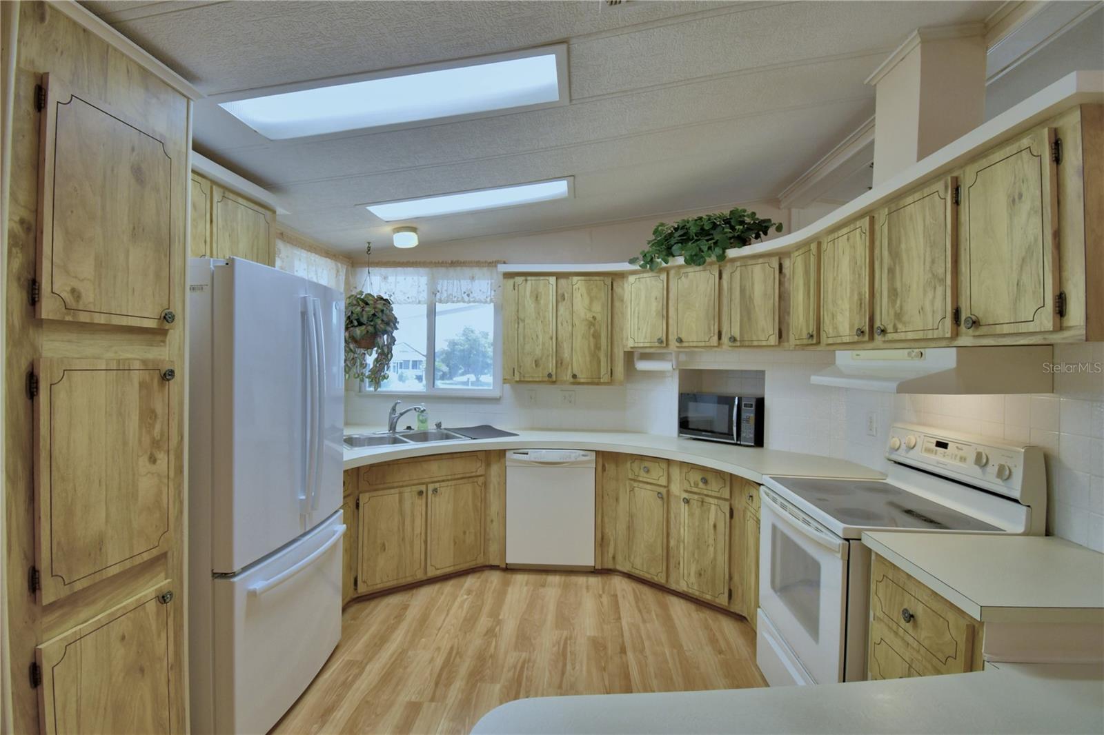 Image 15 of 75 For 4113 Rolling Oaks Drive