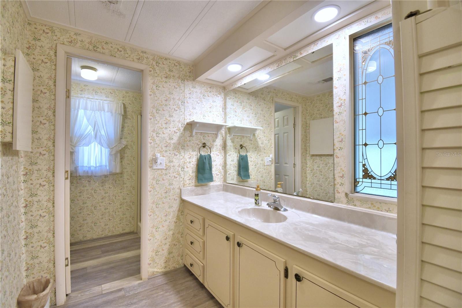 Image 32 of 75 For 4113 Rolling Oaks Drive