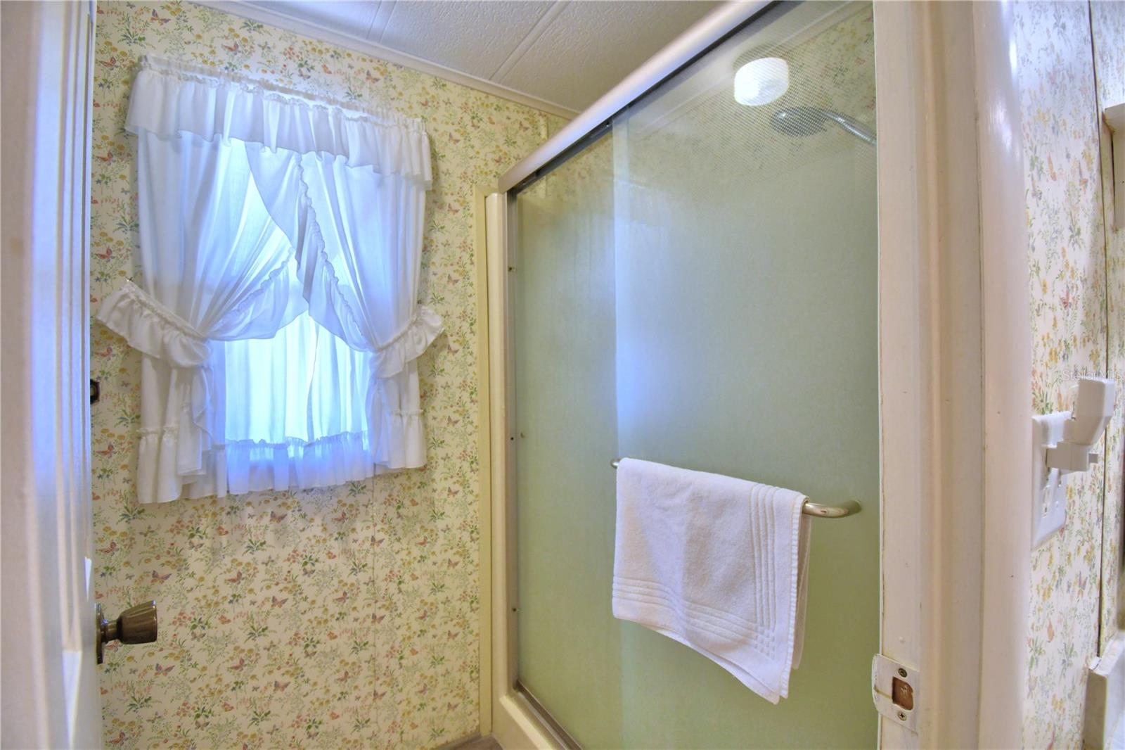 Image 34 of 75 For 4113 Rolling Oaks Drive