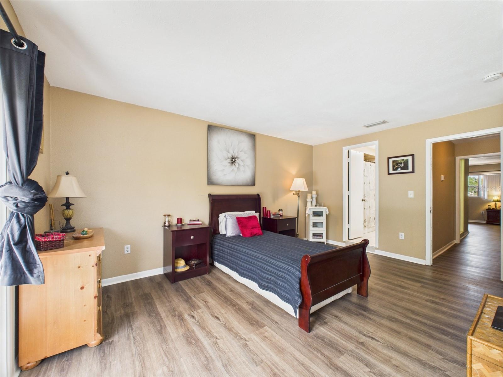 Image 23 of 59 For 1718 Azalea Court B