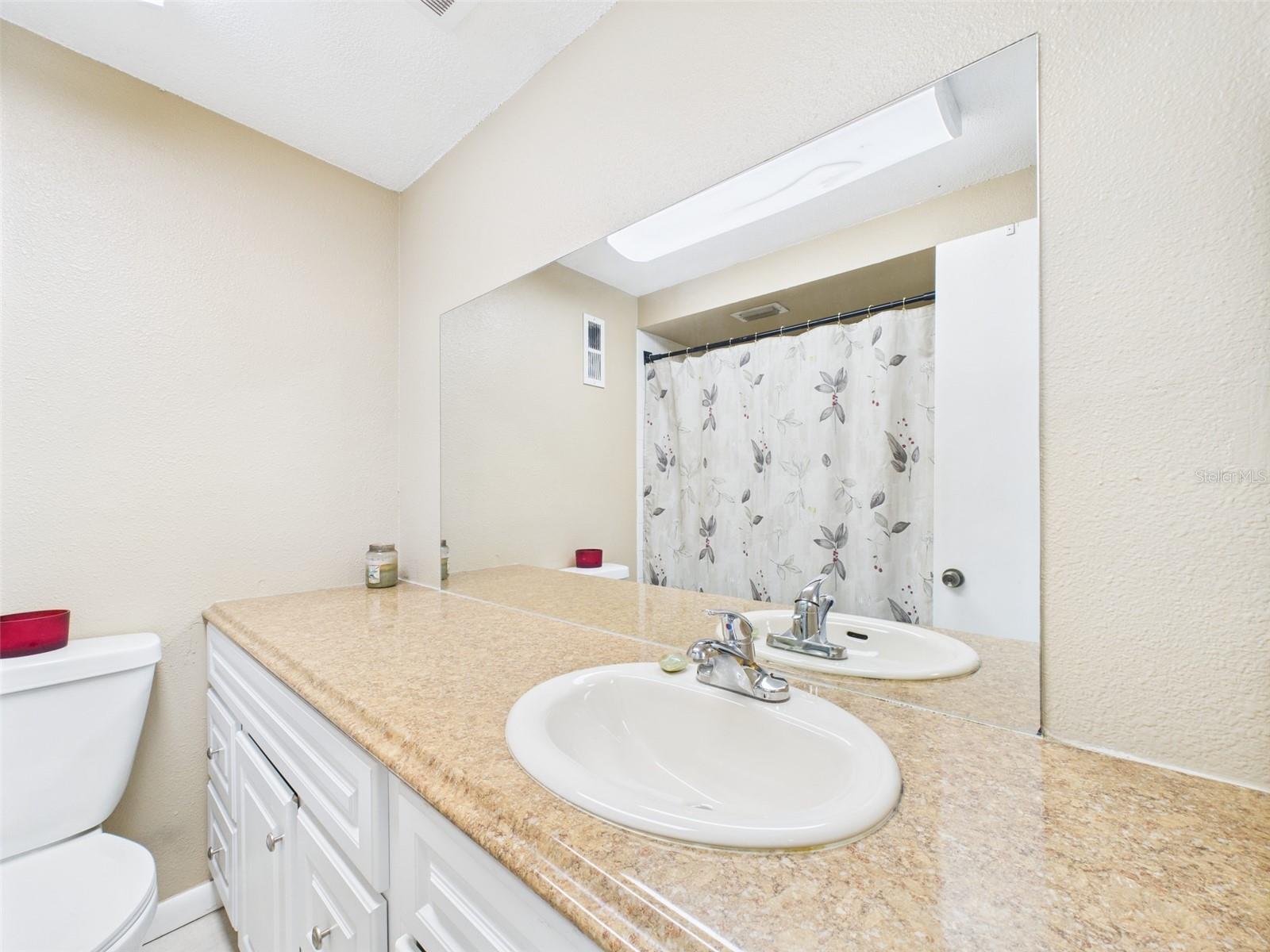 Image 27 of 59 For 1718 Azalea Court B