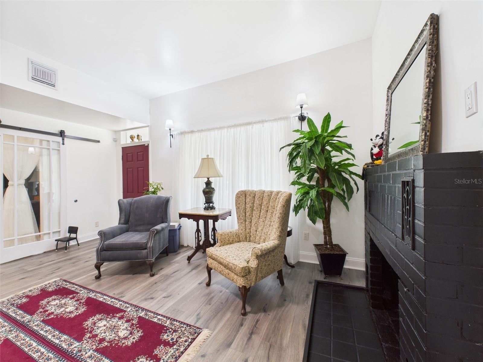 Image 11 of 95 For 2418 1st Street