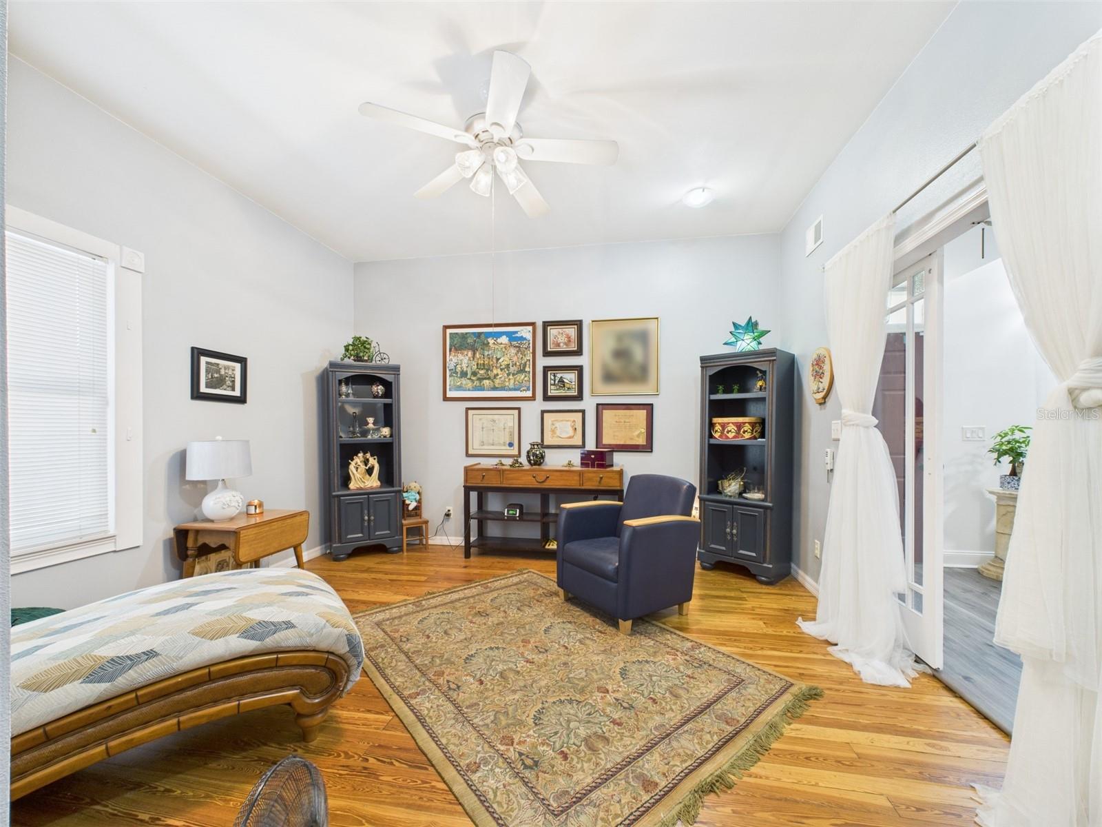 Image 15 of 95 For 2418 1st Street