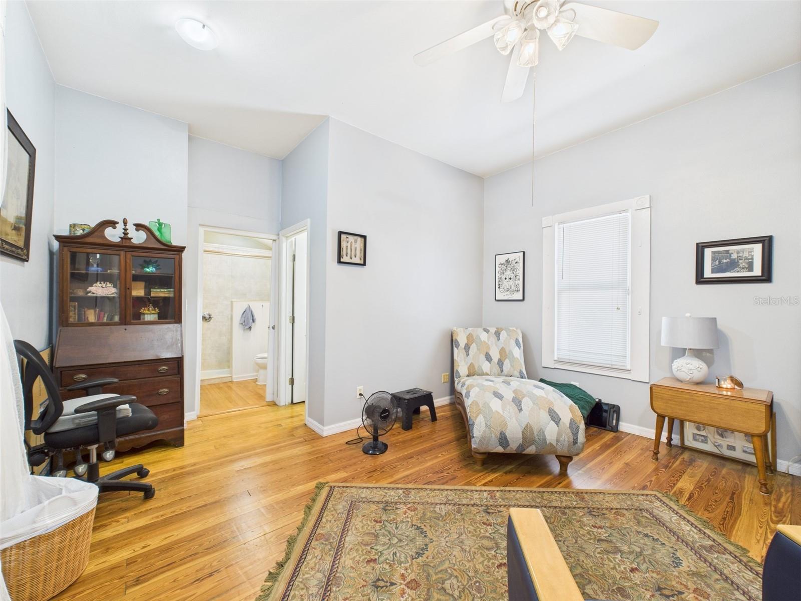 Image 16 of 95 For 2418 1st Street