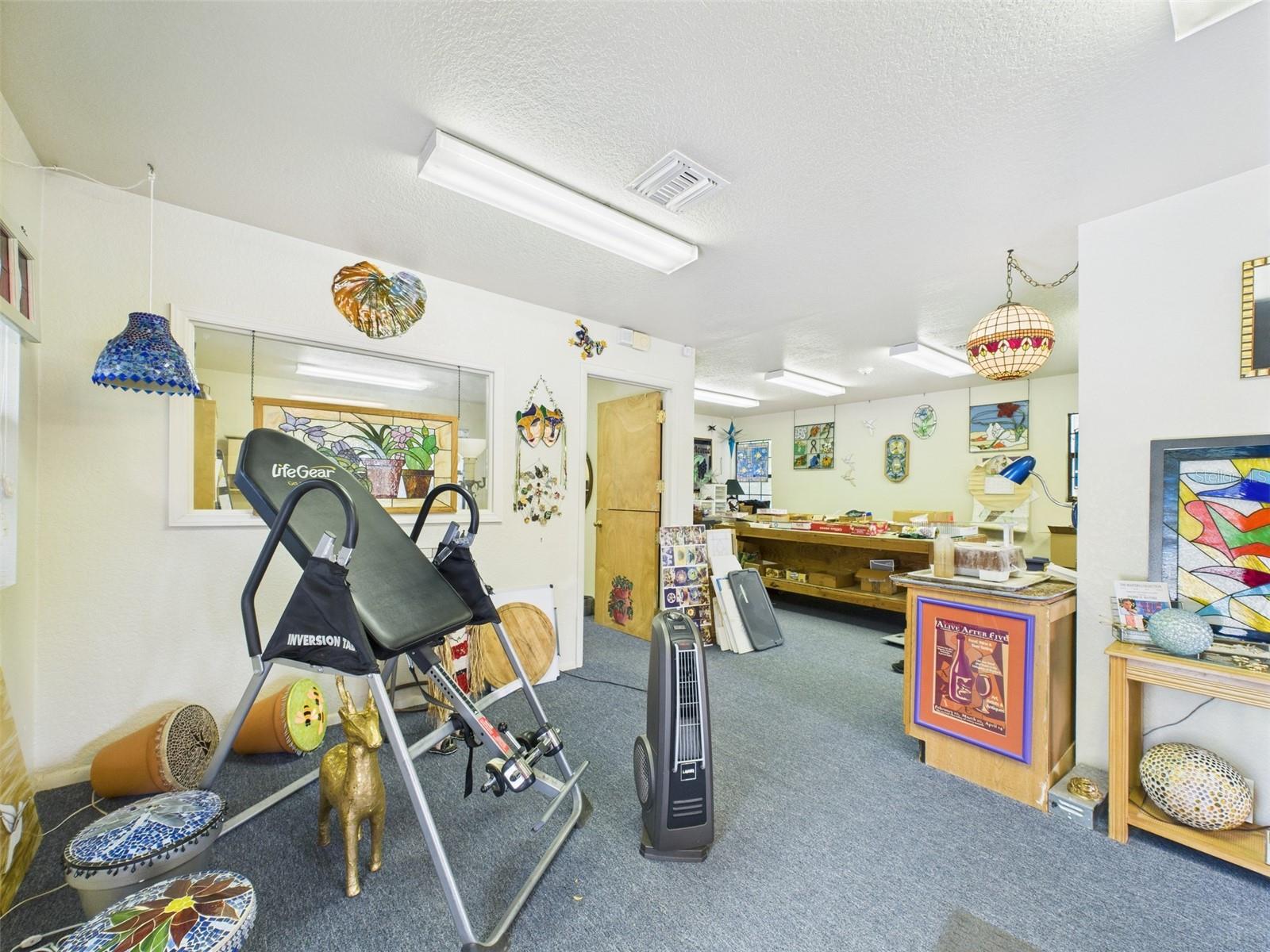 Image 39 of 95 For 2418 1st Street