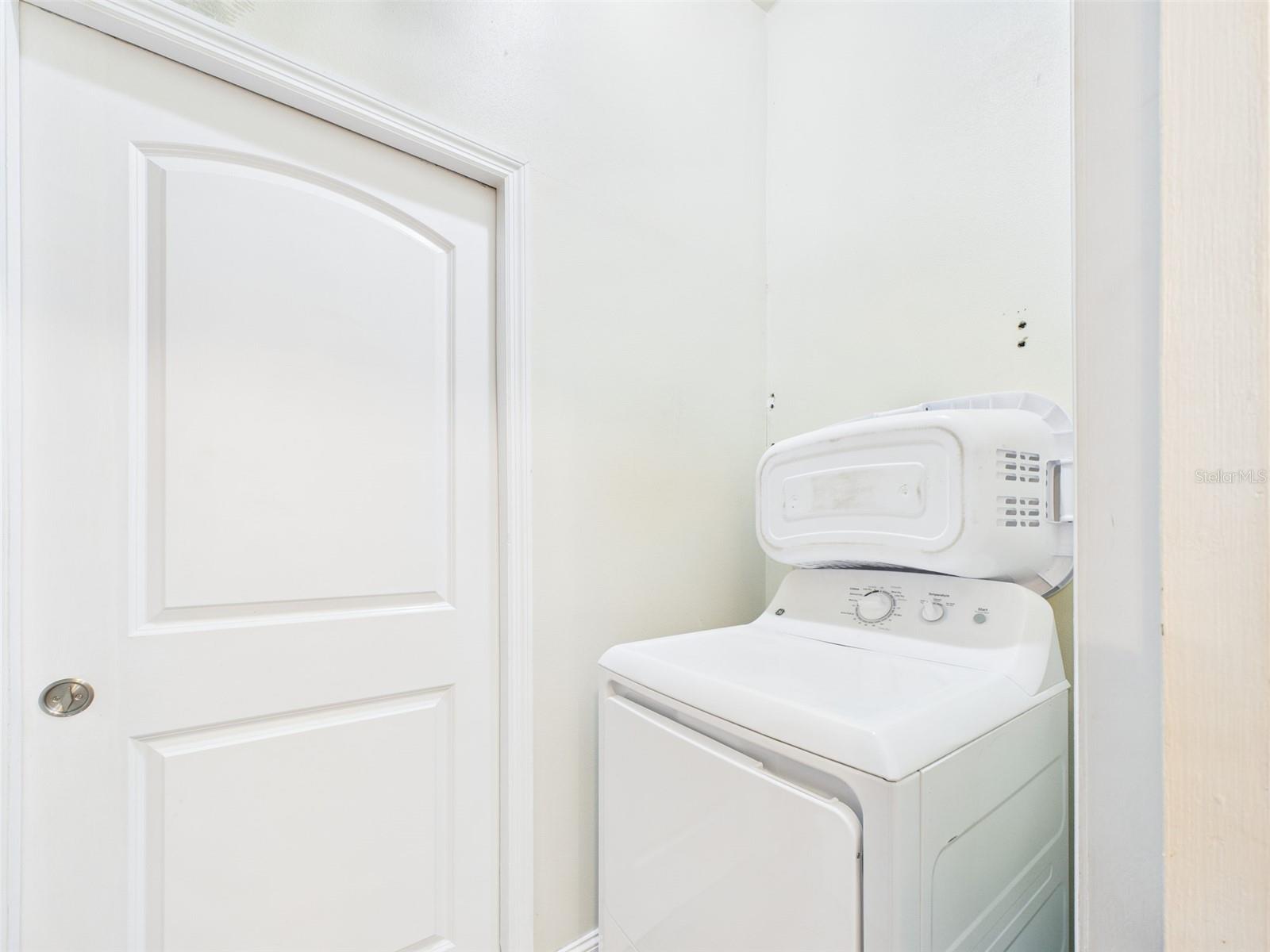 Image 57 of 95 For 2418 1st Street