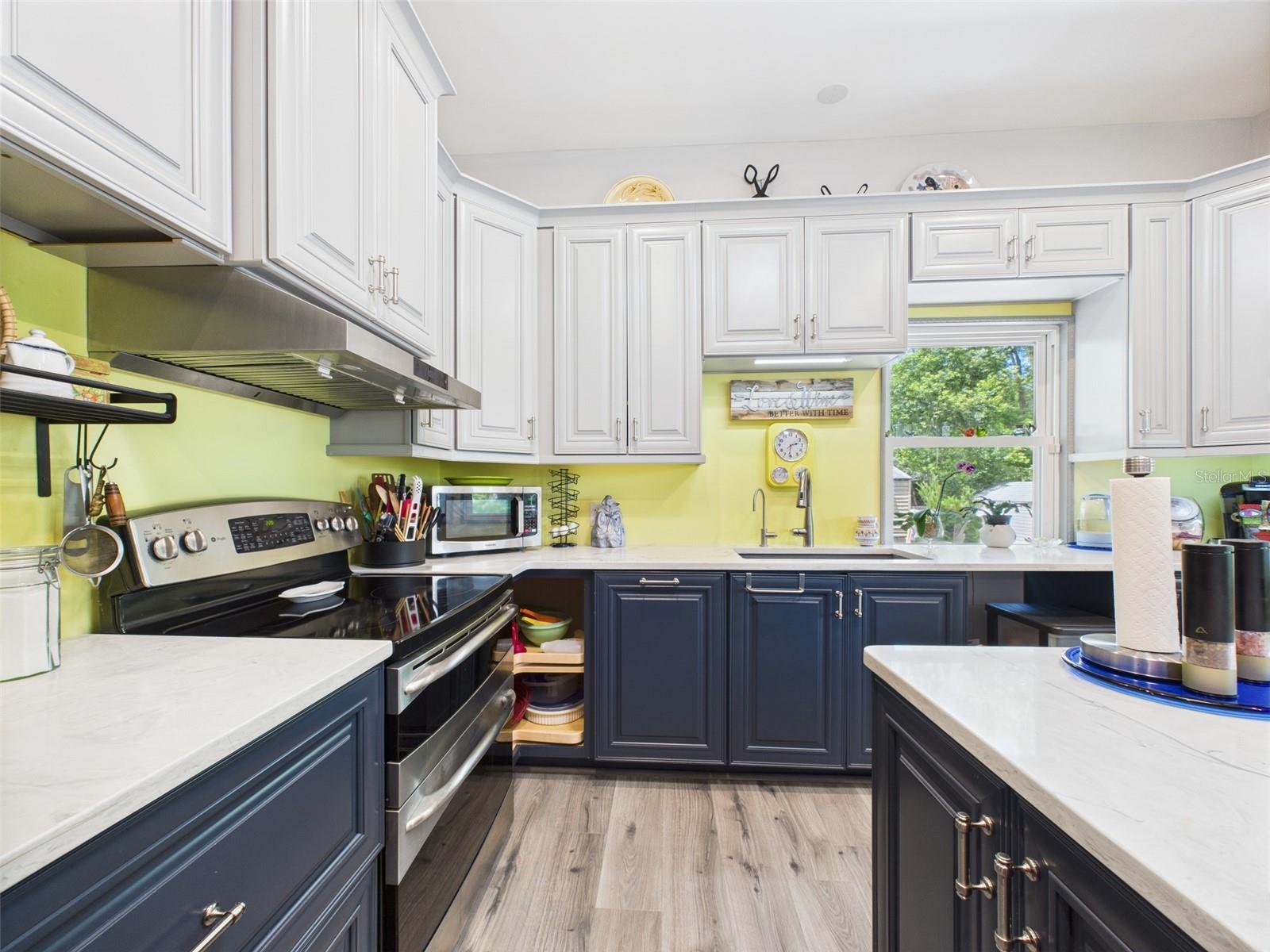 Image 69 of 95 For 2418 1st Street