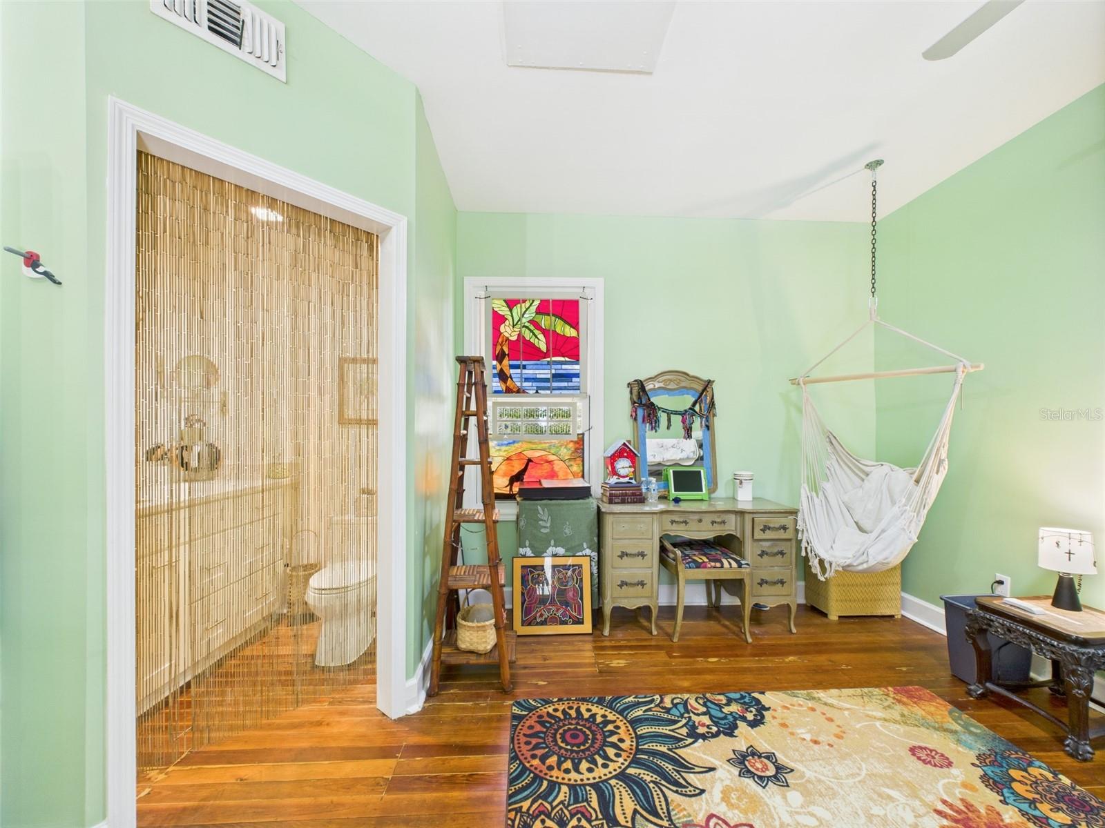 Image 77 of 95 For 2418 1st Street