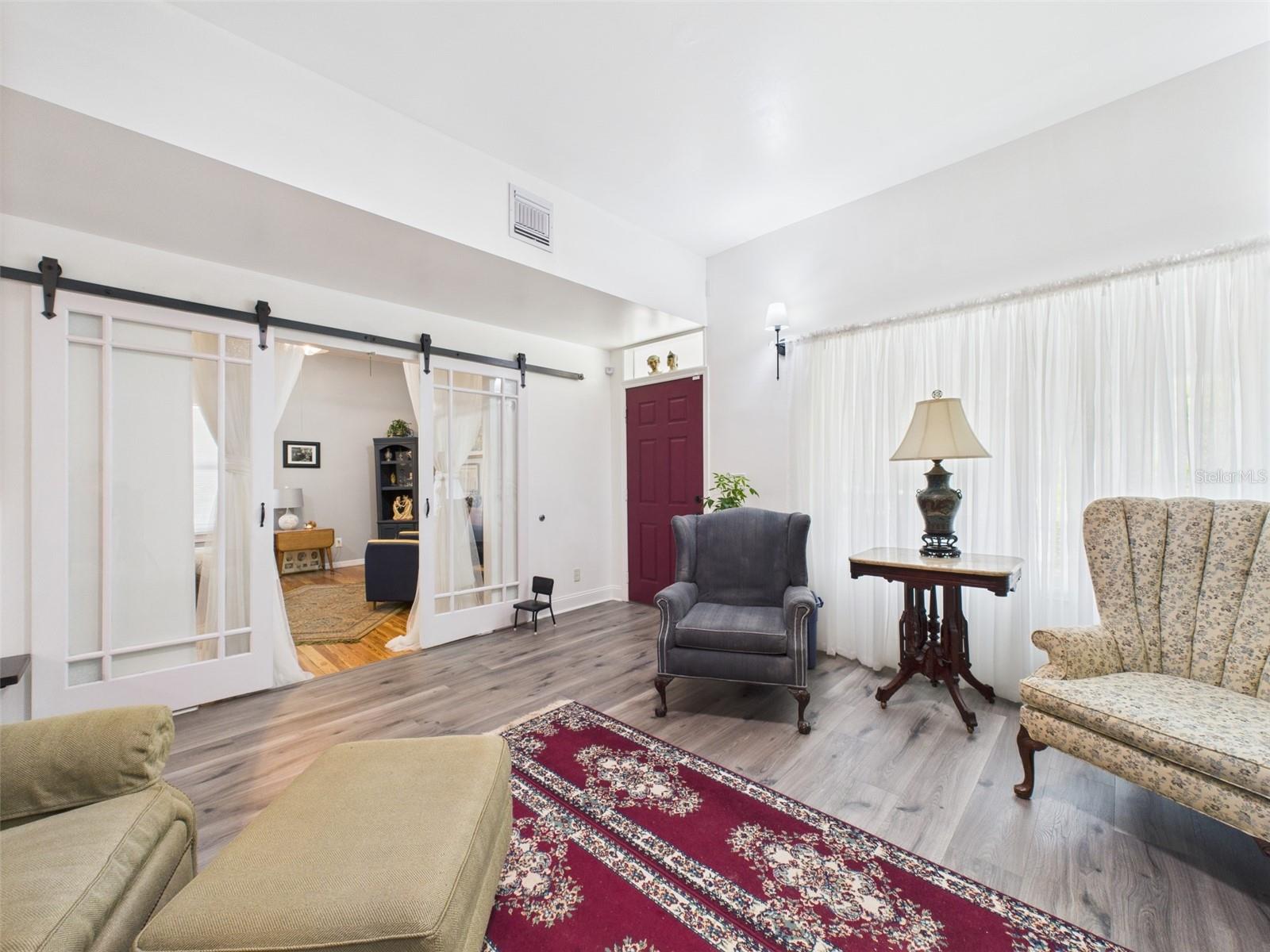 Image 8 of 95 For 2418 1st Street