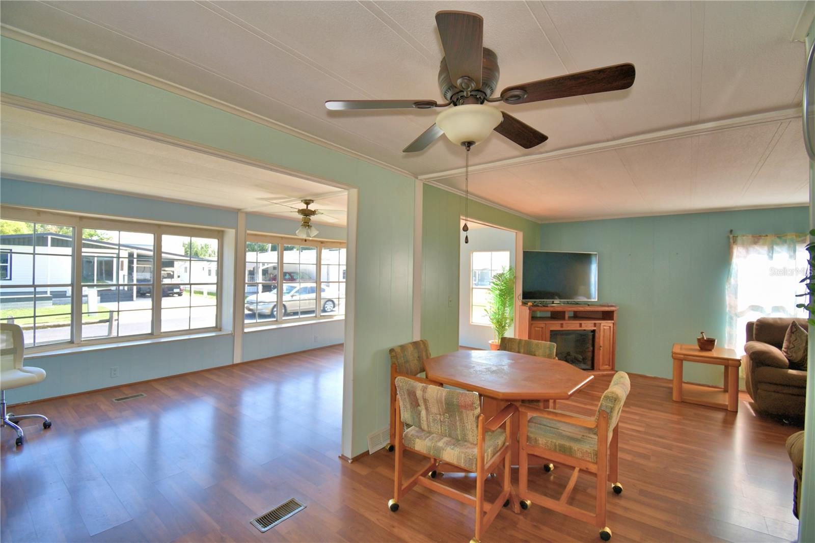 Image 10 of 64 For 4090 Rolling Oaks Drive