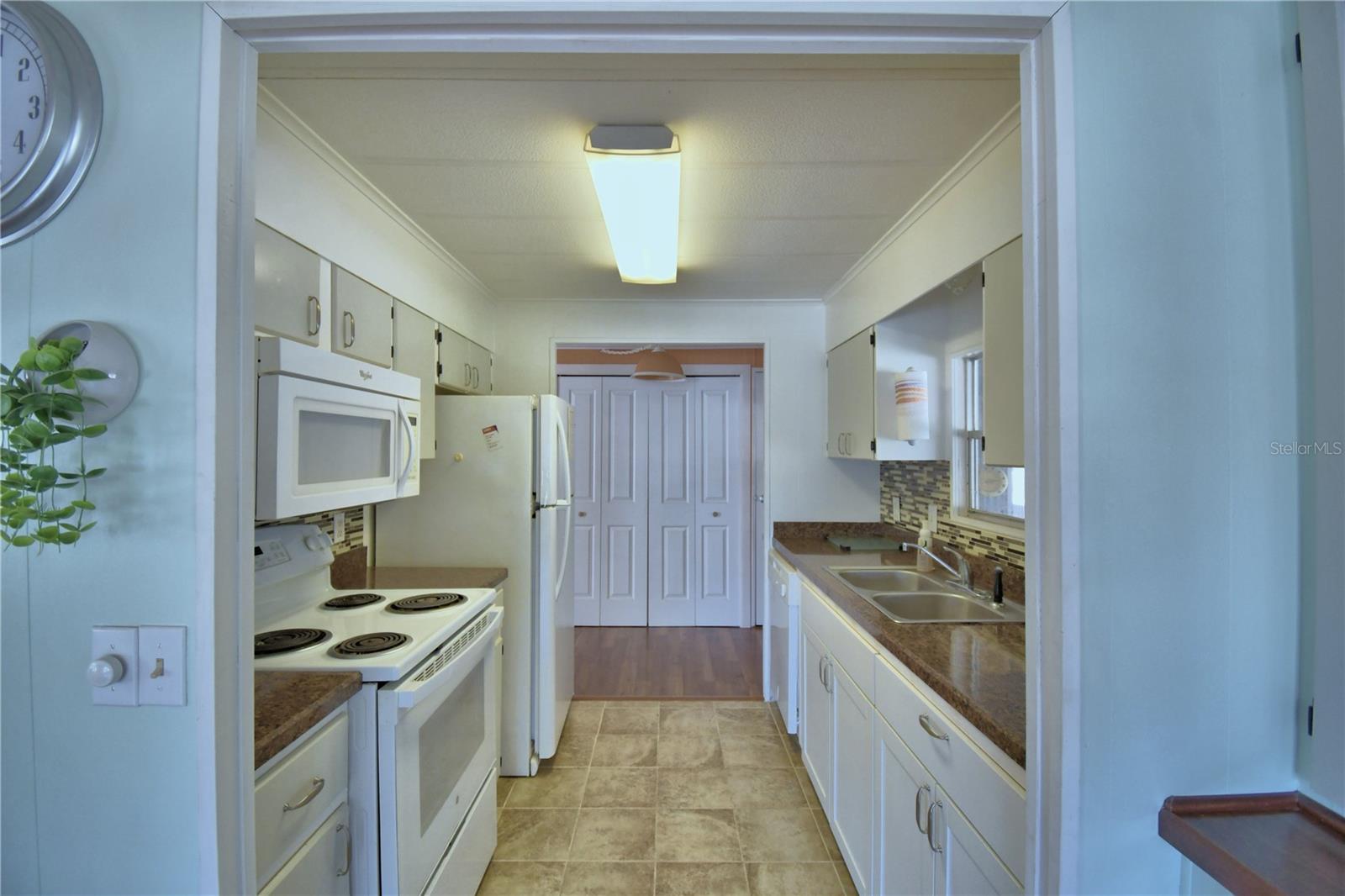 Image 3 of 64 For 4090 Rolling Oaks Drive