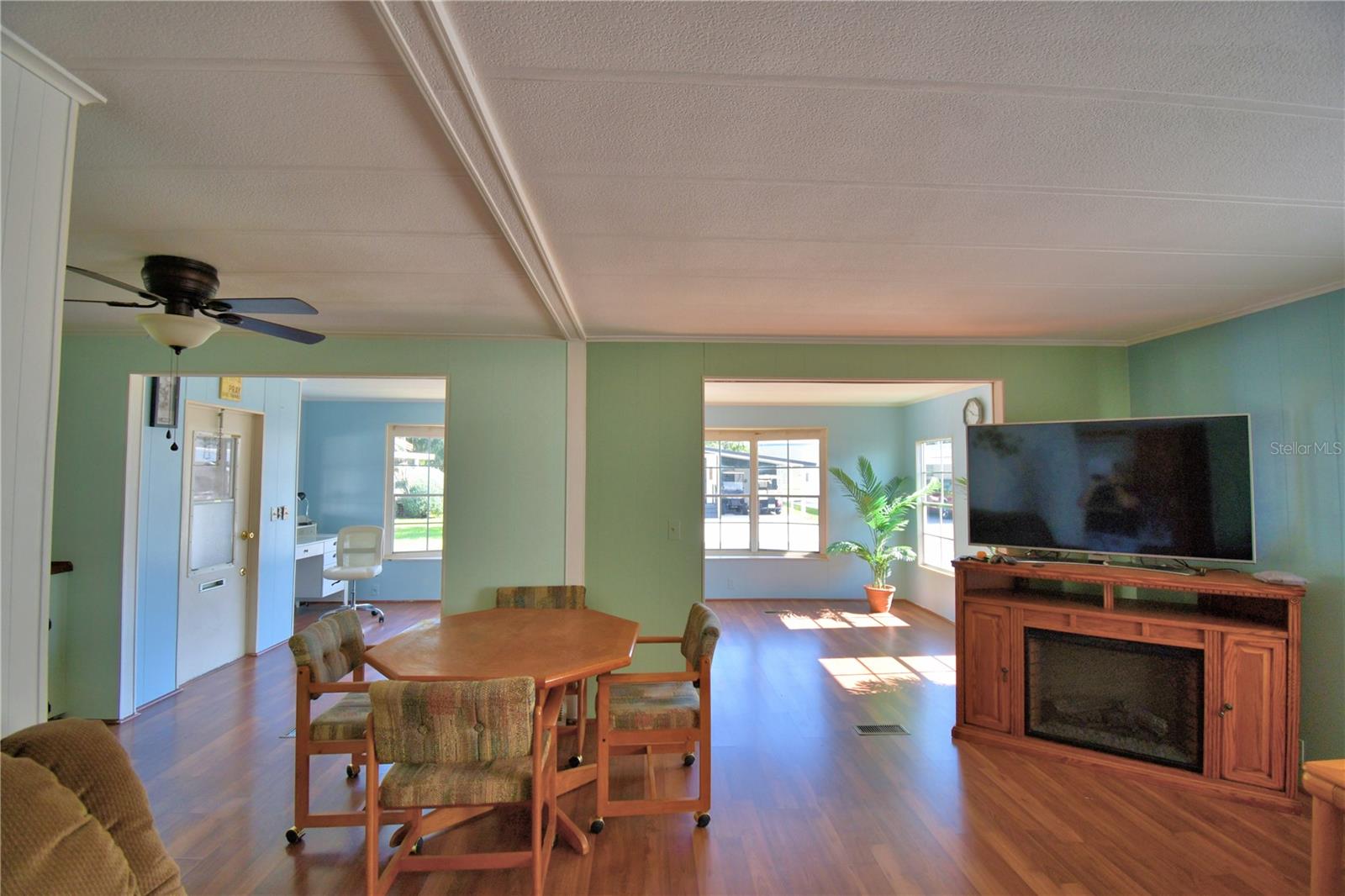 Image 35 of 64 For 4090 Rolling Oaks Drive