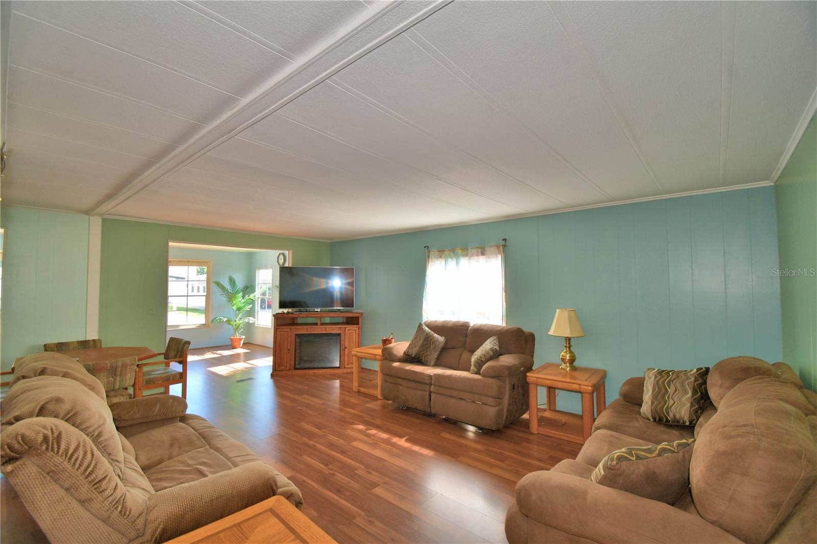 Image 7 of 64 For 4090 Rolling Oaks Drive