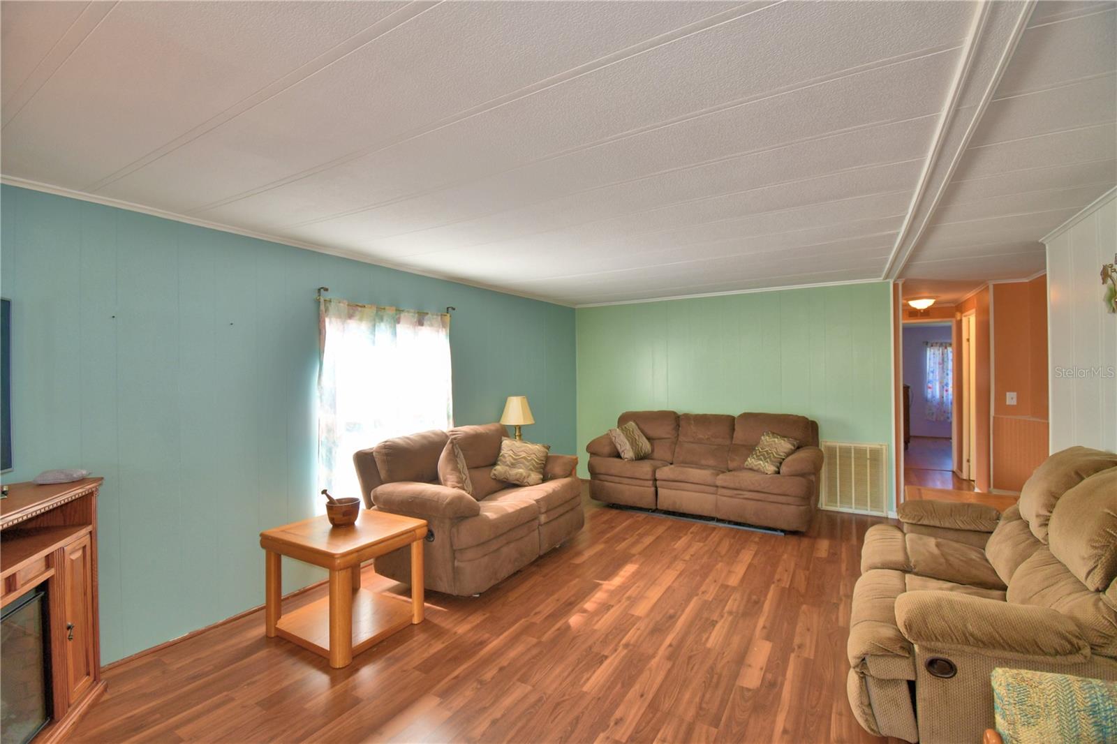 Image 8 of 64 For 4090 Rolling Oaks Drive