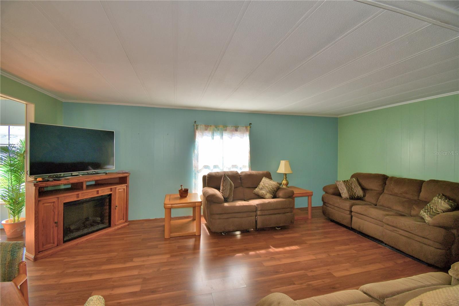 Image 9 of 64 For 4090 Rolling Oaks Drive