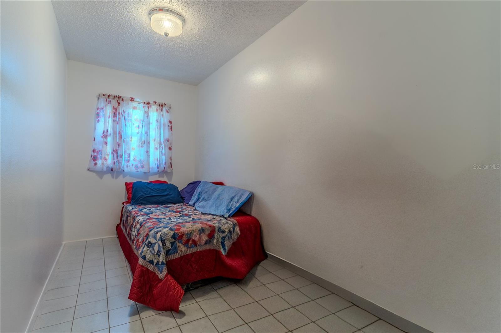 Image 14 of 29 For 1045 Pin Oak Street
