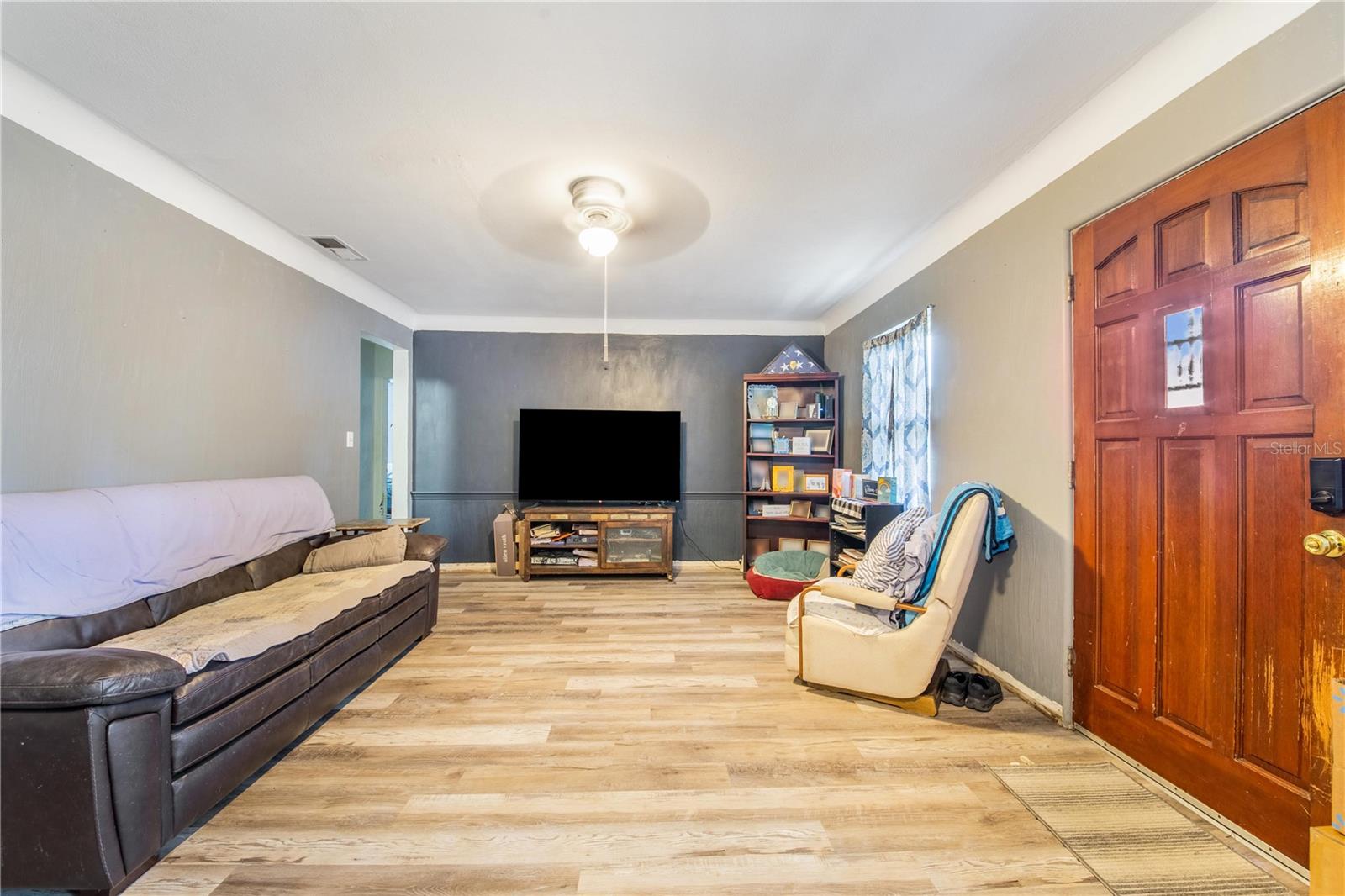 Image 3 of 12 For 400 Pomelo Street