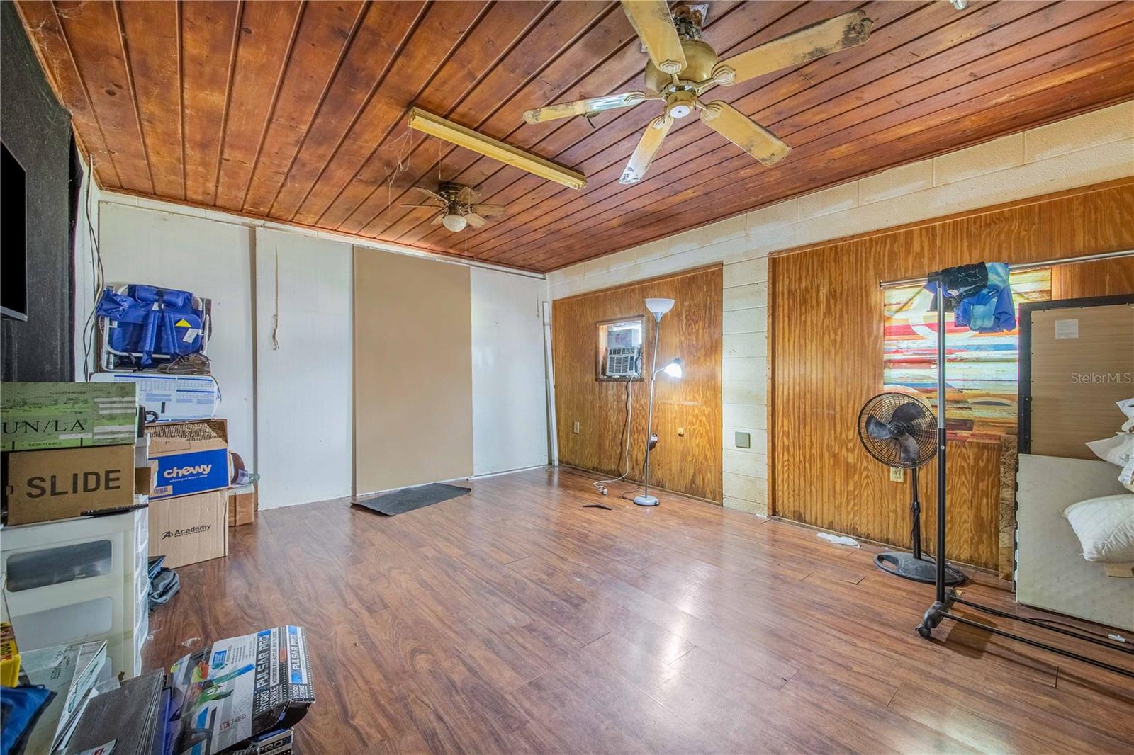 Image 7 of 12 For 400 Pomelo Street