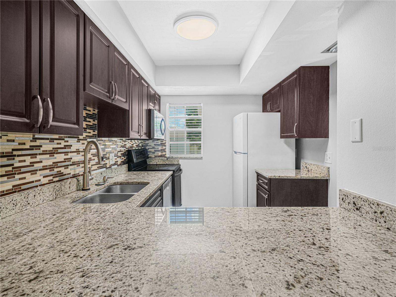 Image 12 of 27 For 3811 Oak Drive E62