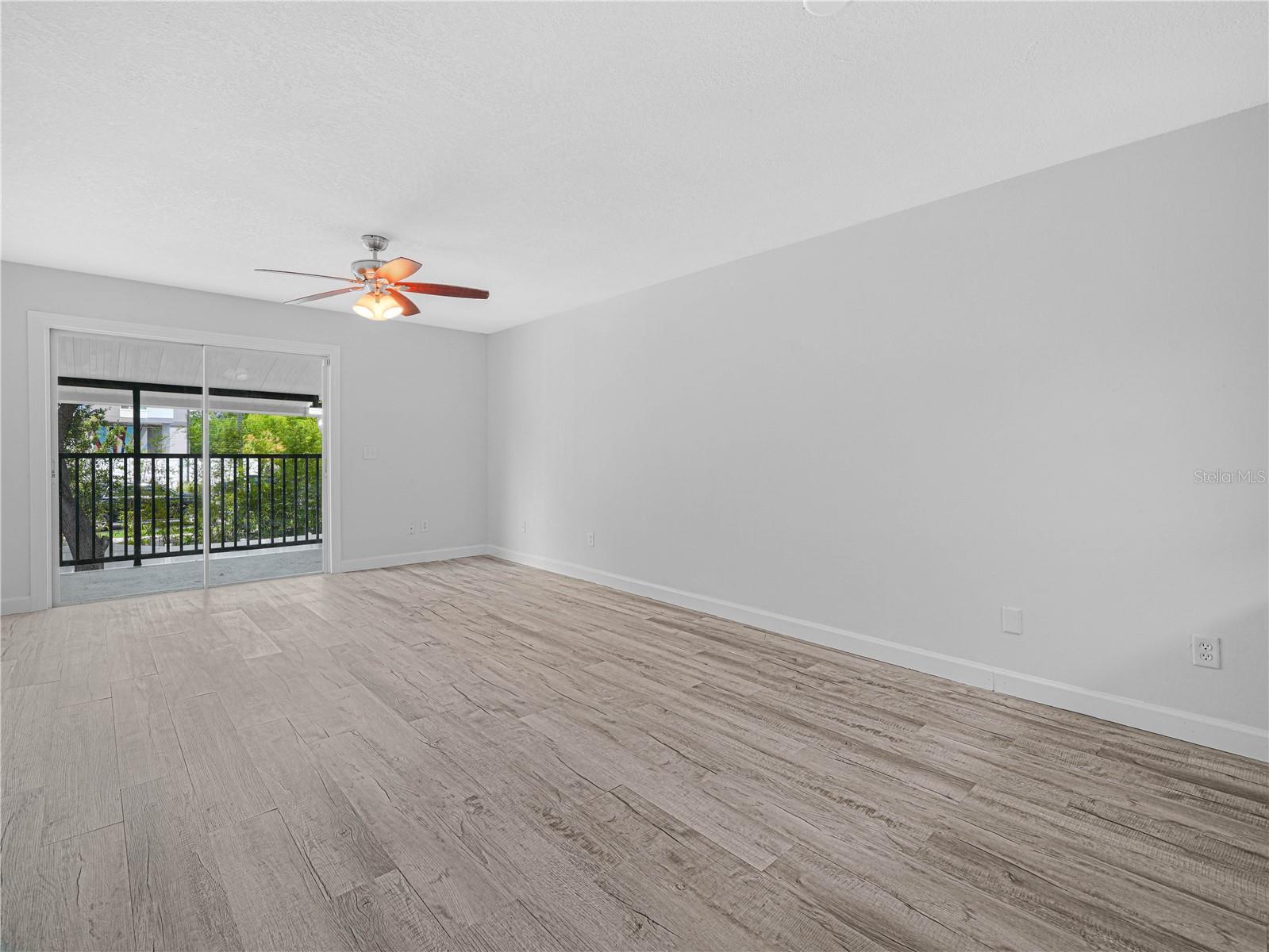 Image 5 of 27 For 3811 Oak Drive E62
