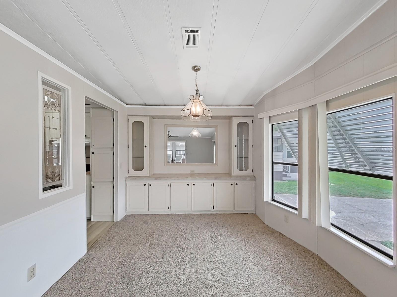 Image 19 of 49 For 1548 Longbow Dr