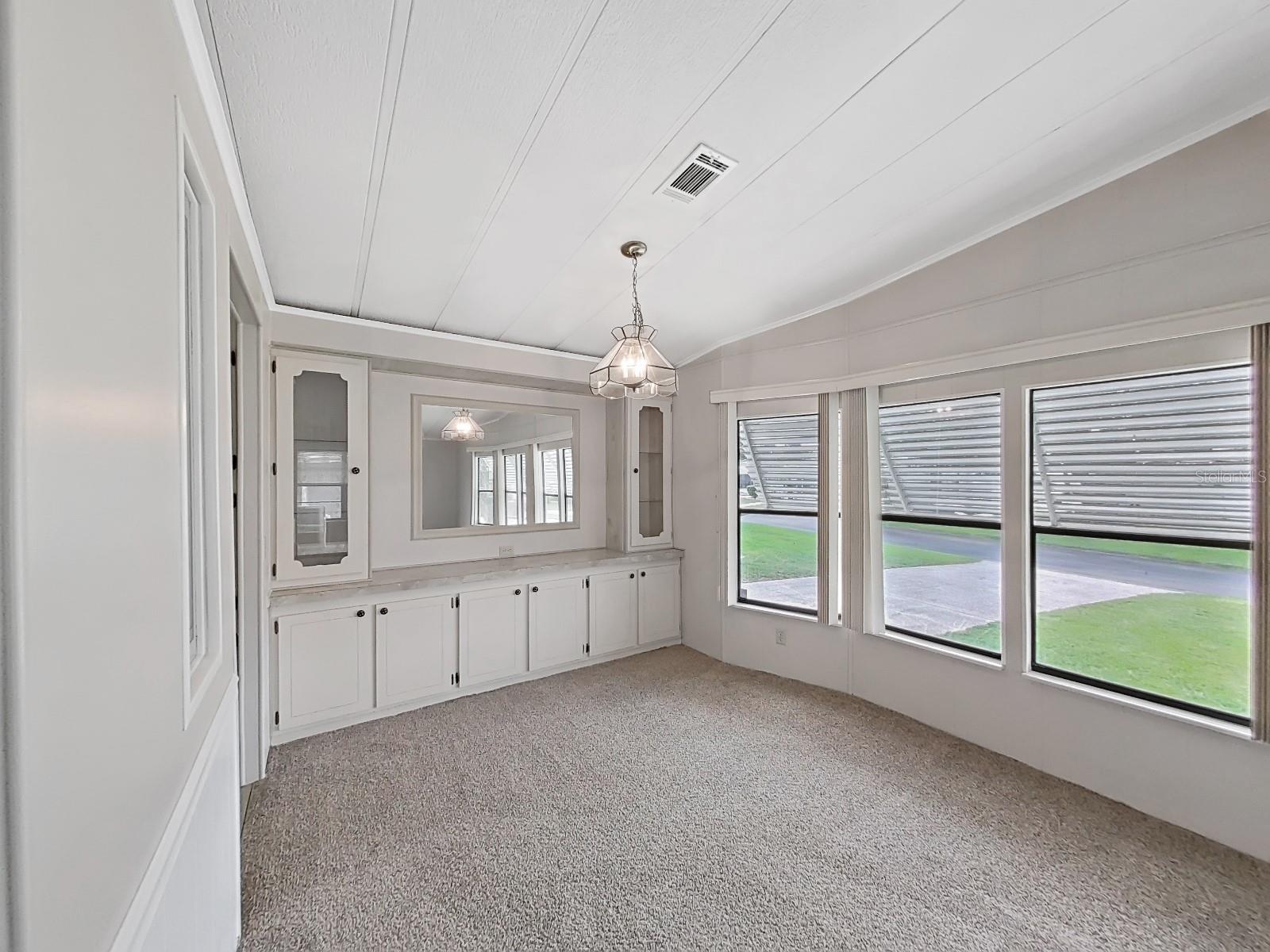 Image 20 of 49 For 1548 Longbow Dr