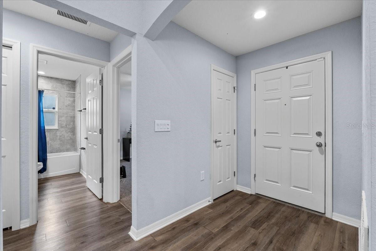 Image 16 of 37 For 910 Blue Tide Lane