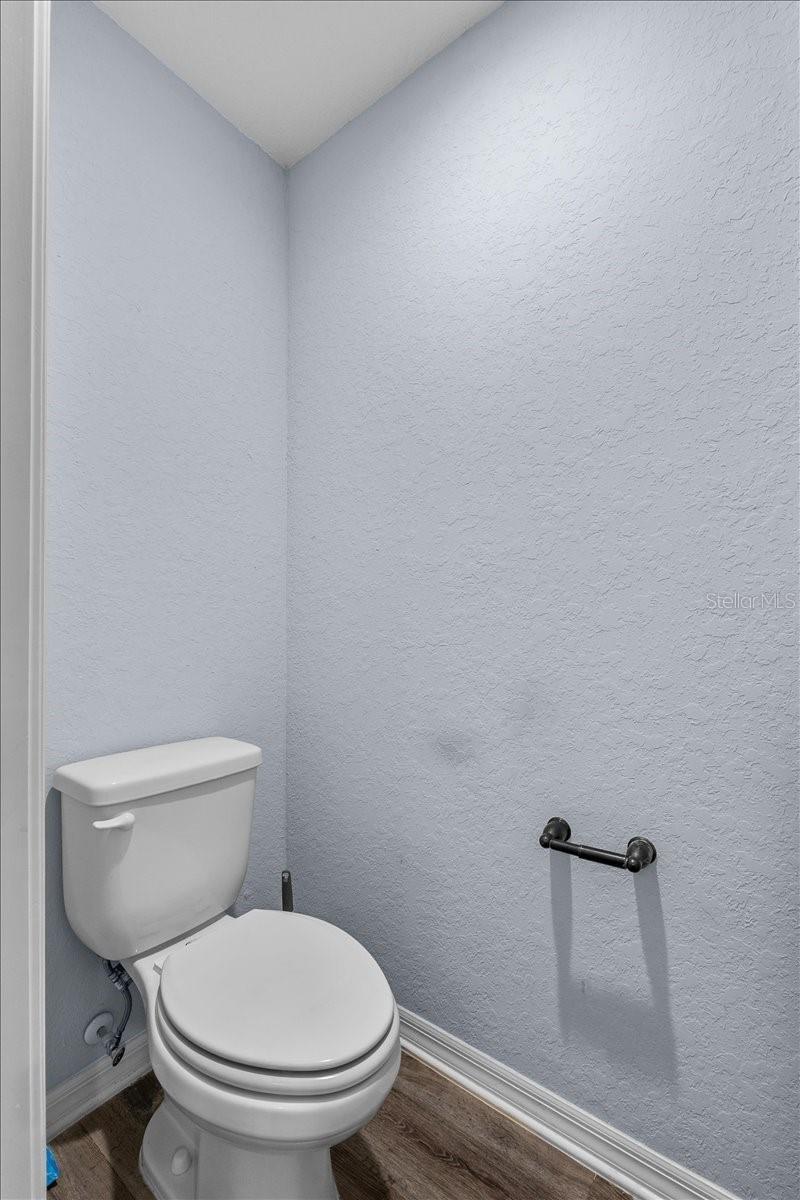 Image 23 of 37 For 910 Blue Tide Lane
