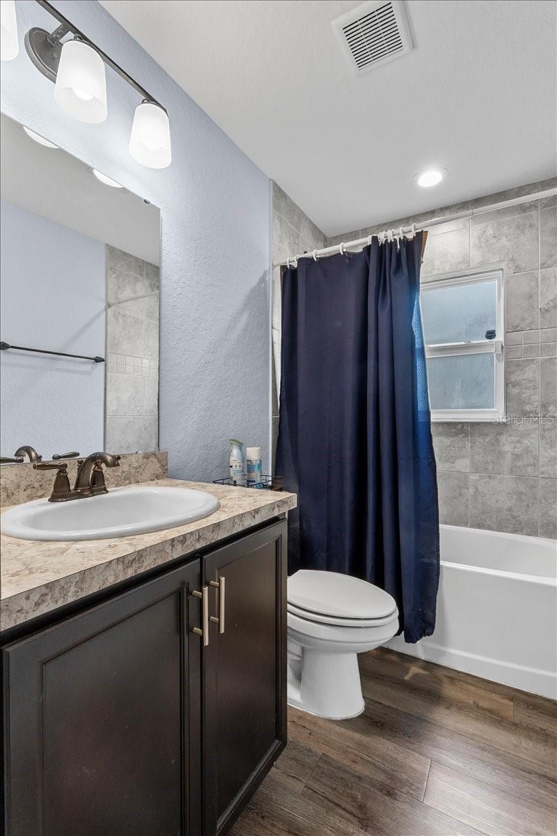 Image 26 of 37 For 910 Blue Tide Lane