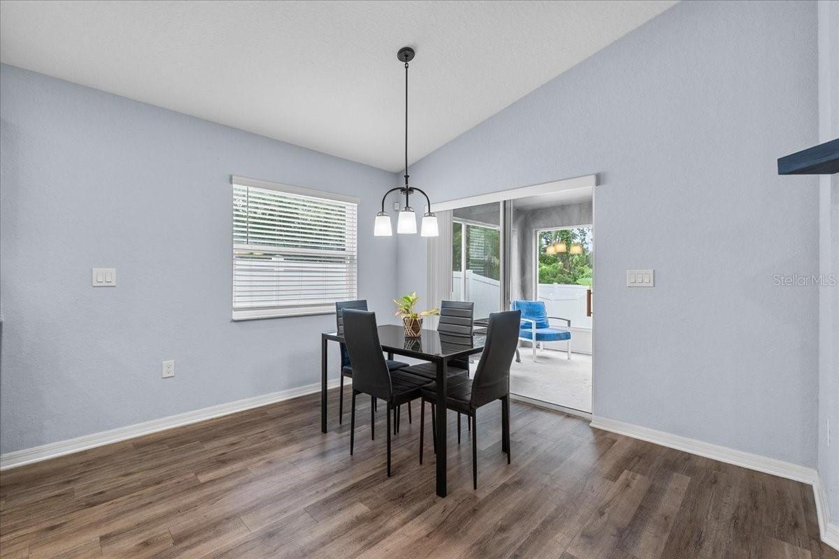 Image 9 of 37 For 910 Blue Tide Lane
