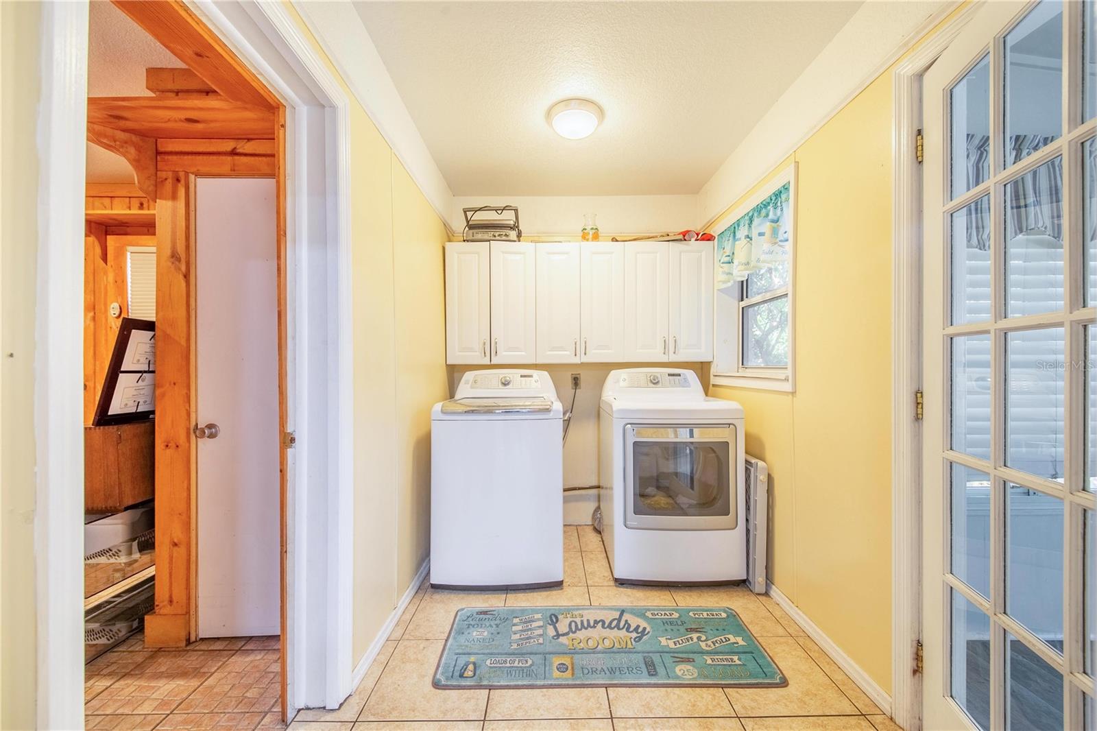 Image 33 of 39 For 1317 Avenue A Se