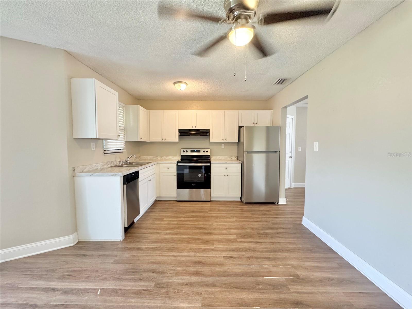 Image 8 of 30 For 1812 3rd Street Se A