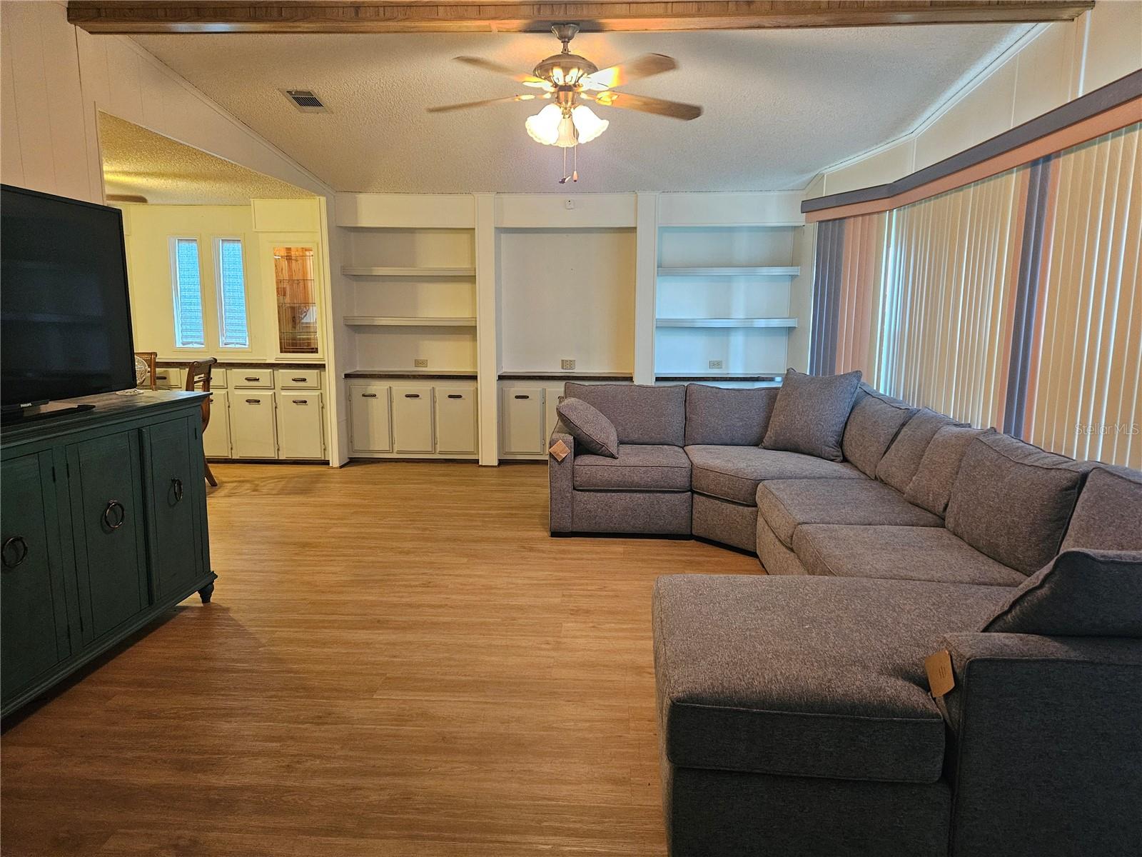 Image 3 of 9 For 6685 Briarhill Dr Ne