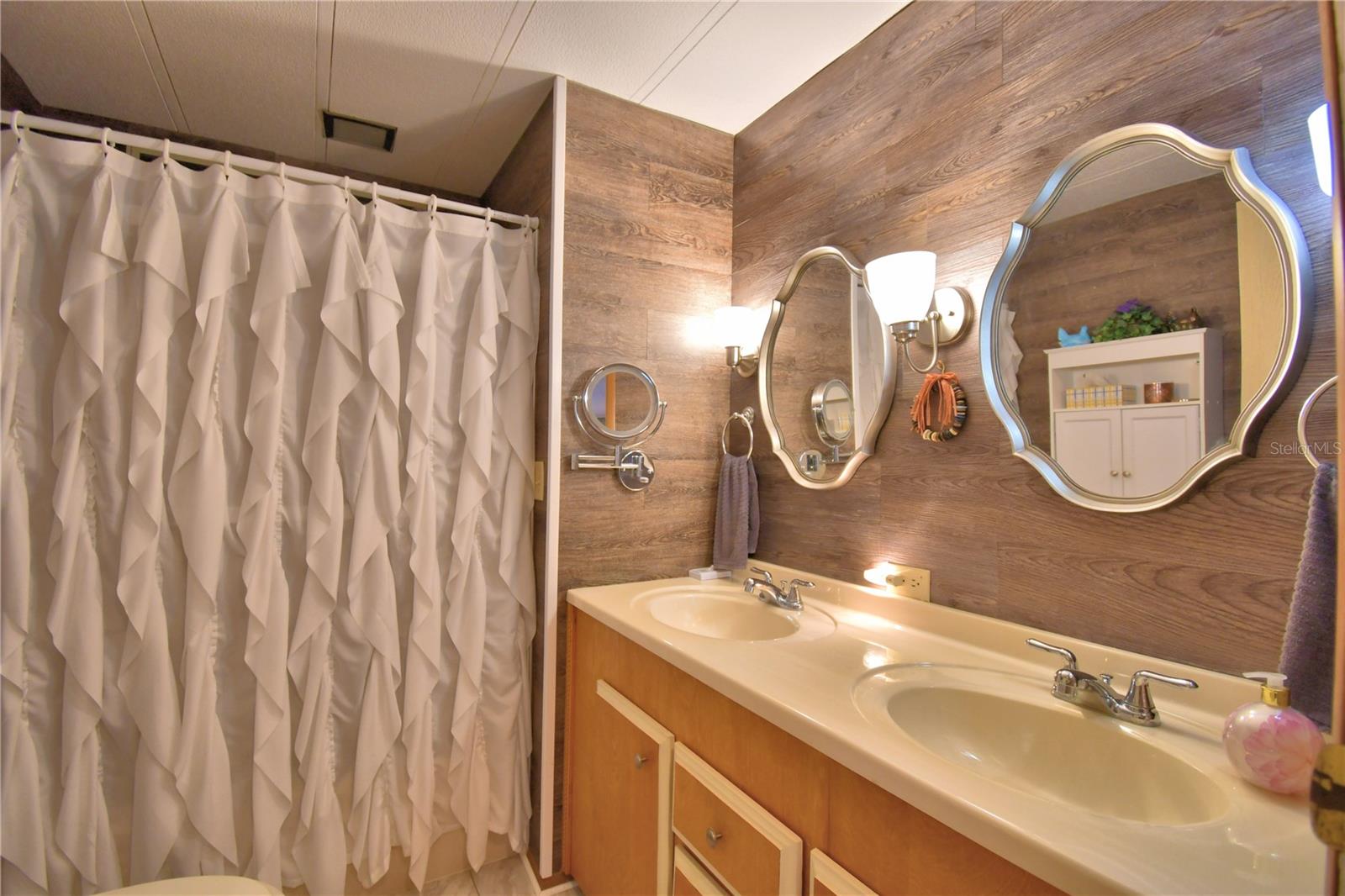 Image 12 of 68 For 4115 Rolling Oaks Drive