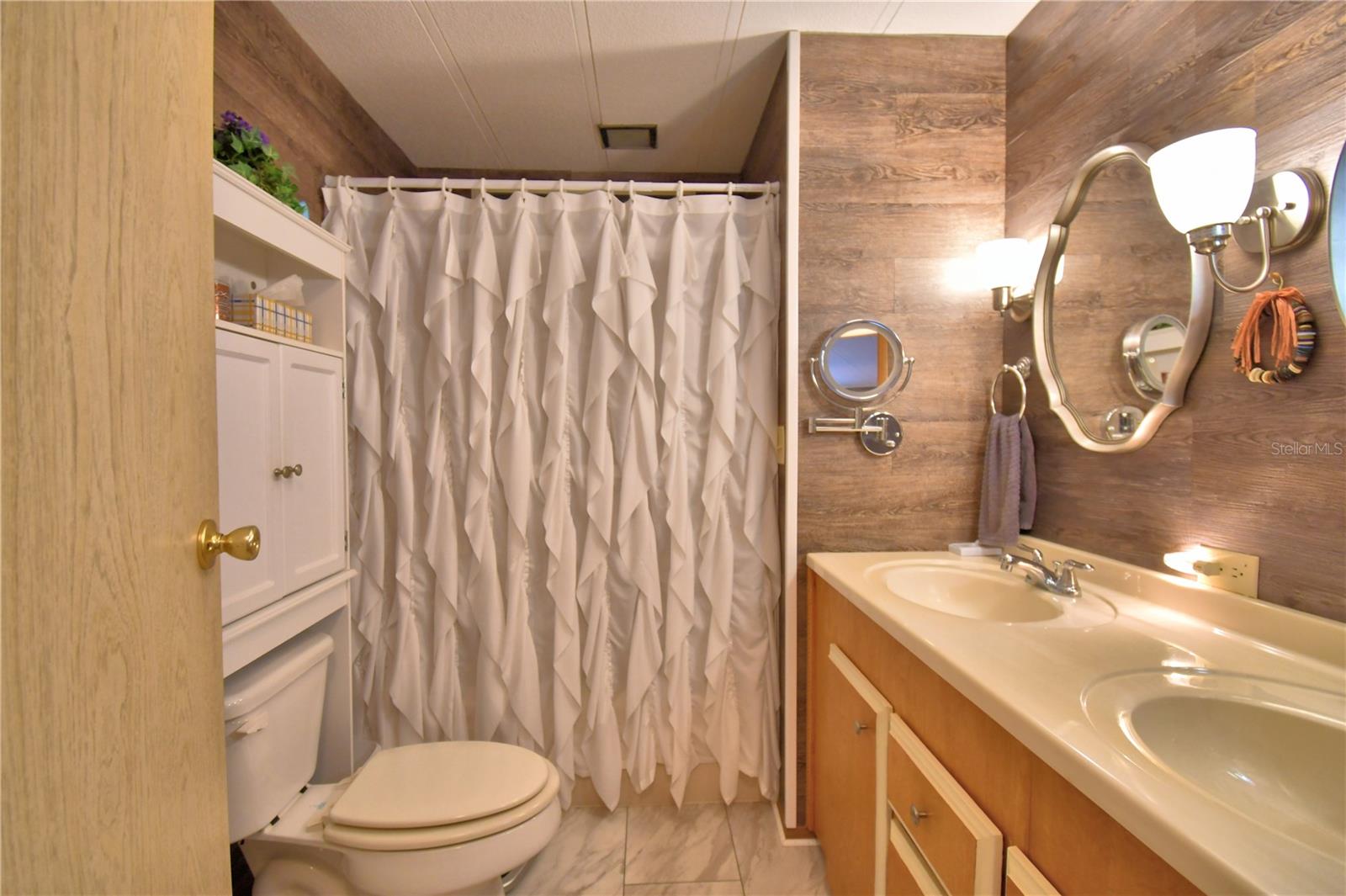 Image 13 of 68 For 4115 Rolling Oaks Drive