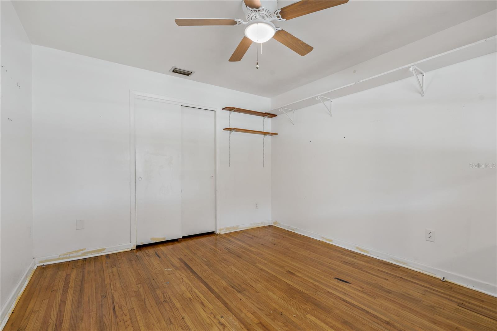 Image 10 of 45 For 208 Lake Dale Dr