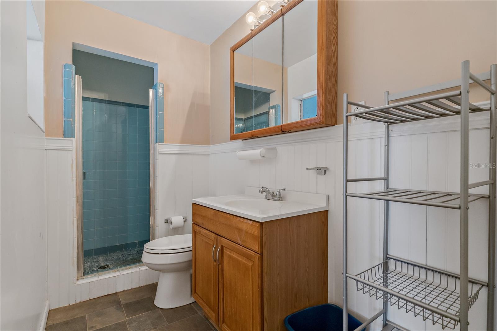 Image 12 of 45 For 208 Lake Dale Dr