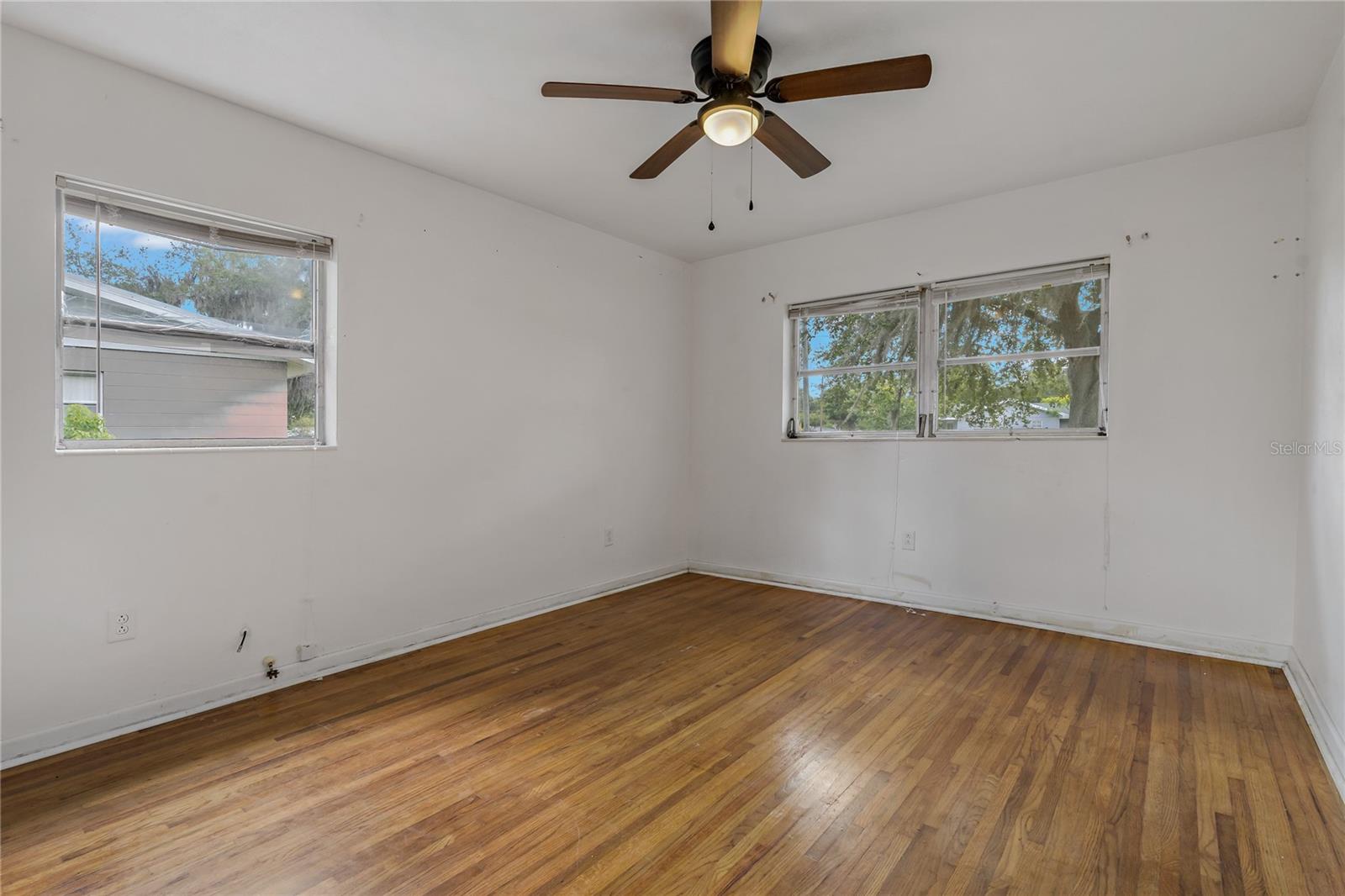 Image 15 of 45 For 208 Lake Dale Dr
