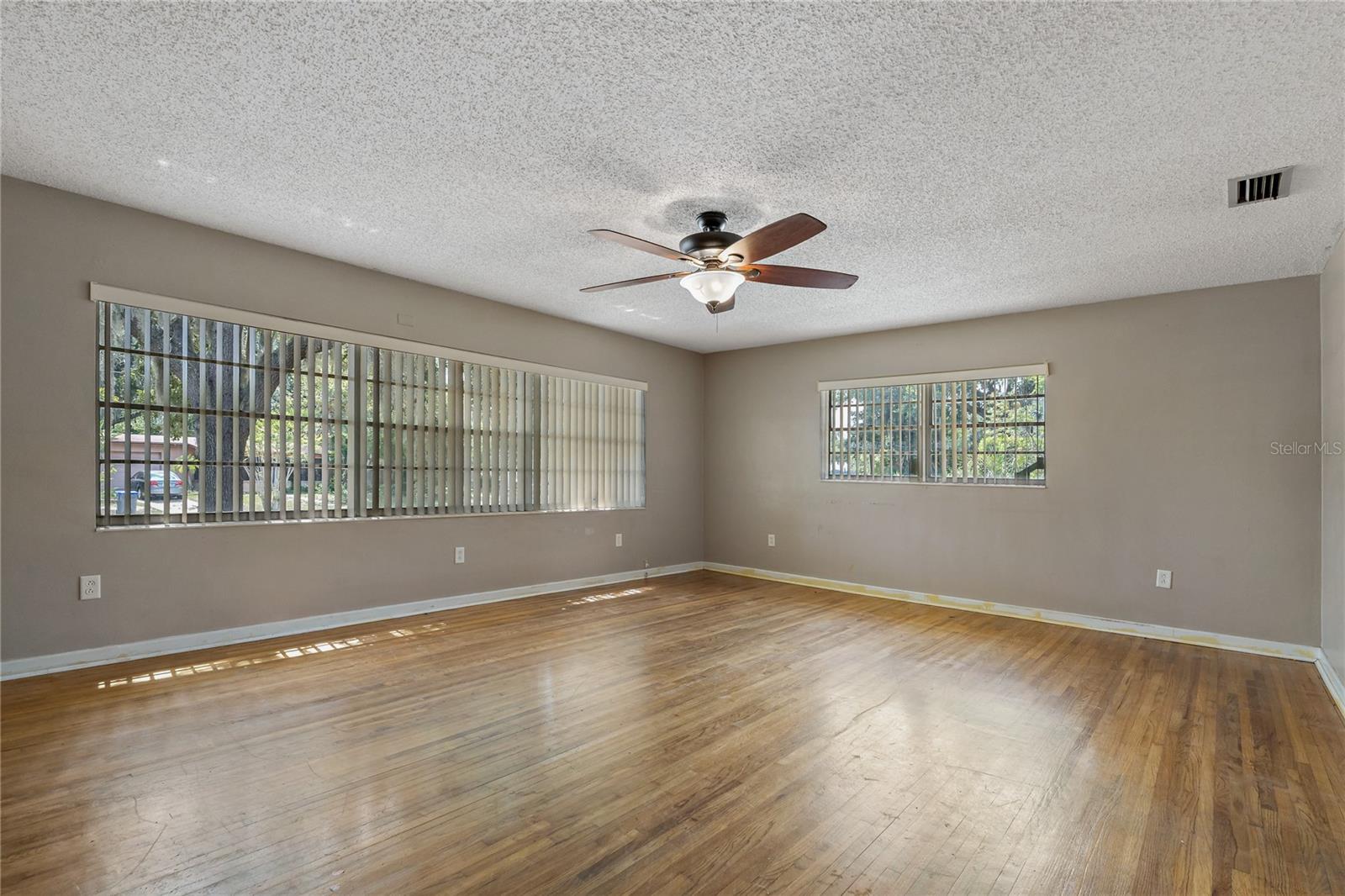 Image 2 of 45 For 208 Lake Dale Dr