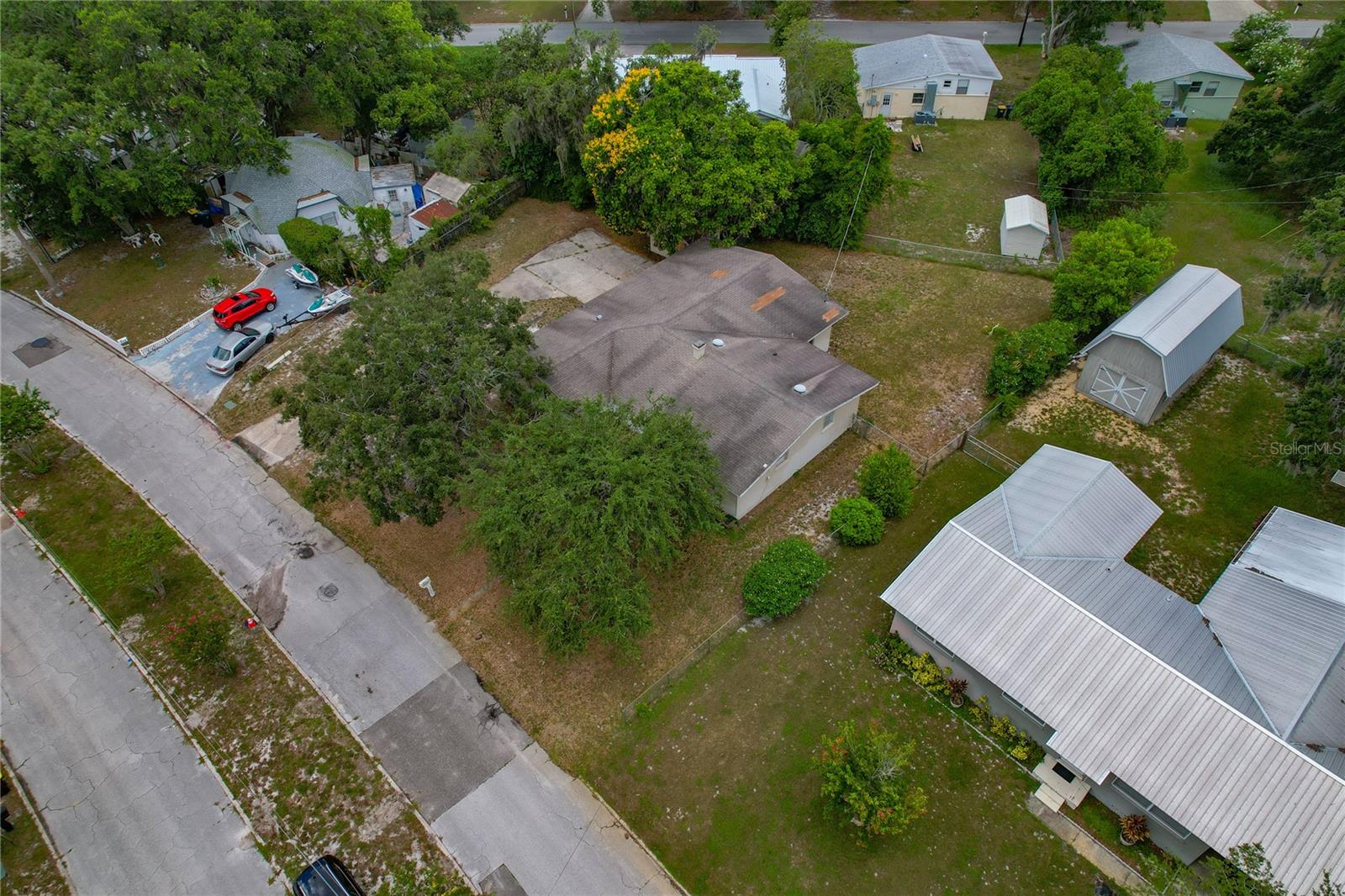 Image 32 of 45 For 208 Lake Dale Dr